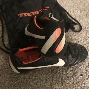 nike tiempo legend iv size 10